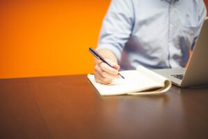 フリーランス起業の成功に向けた最適な探し方は？